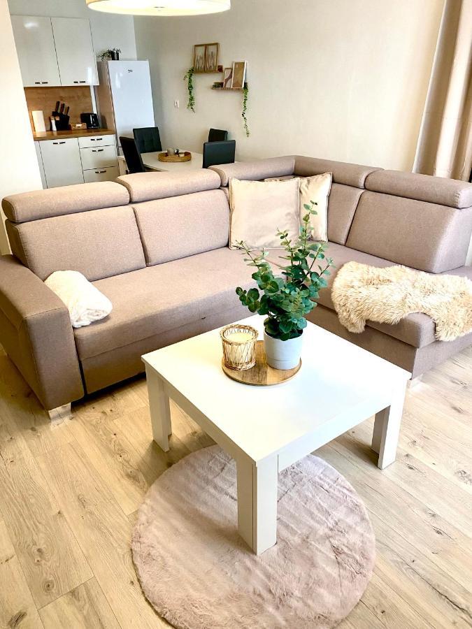 The Elite Suite Downtown A/C & Garage Parking Bratislava Exterior foto